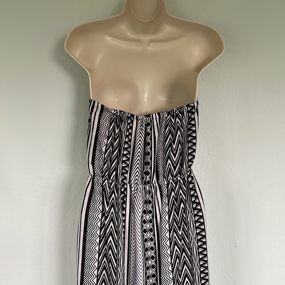 Soprano black and white strapless tribal stripe print maxi dress size medium - Picture 6 of 9